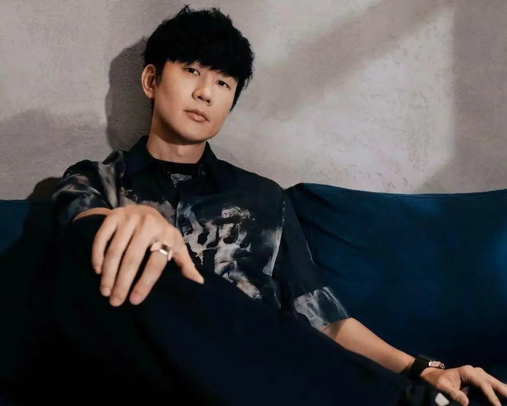 吴尊文莱富豪家族_吴尊退出娱乐圈了吗_陈楚河家庭背景