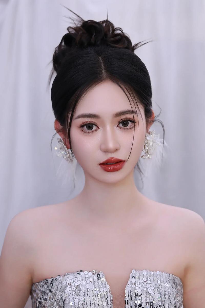 眼睛小 女明星_女明星眼睛小的有哪几位_女明星小眼睛叫什么名来着