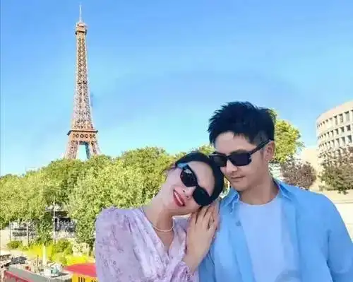 娱乐圈感人爱情故事_娱乐圈夫妻有哪些照片_明星夫妻爱情故事