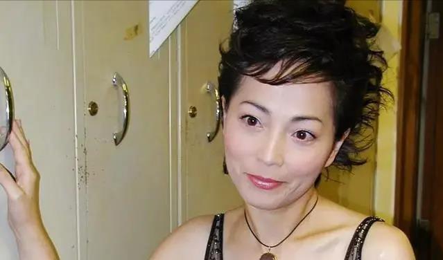 明星背后交易内幕_女明星被污_娱乐圈潜规则曝光